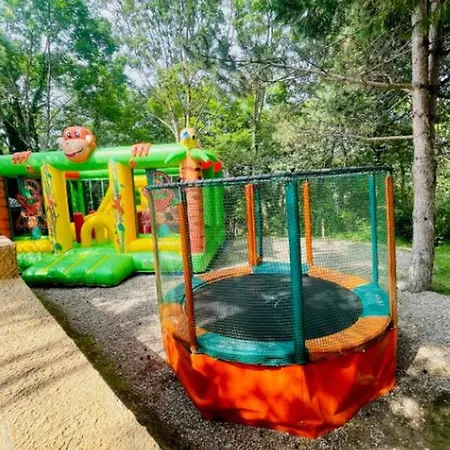 Camping Climatise, Animaux Acceptes - 6 Pers. - Api-1-52-2547 Camon (Languedoc-Roussillon)
